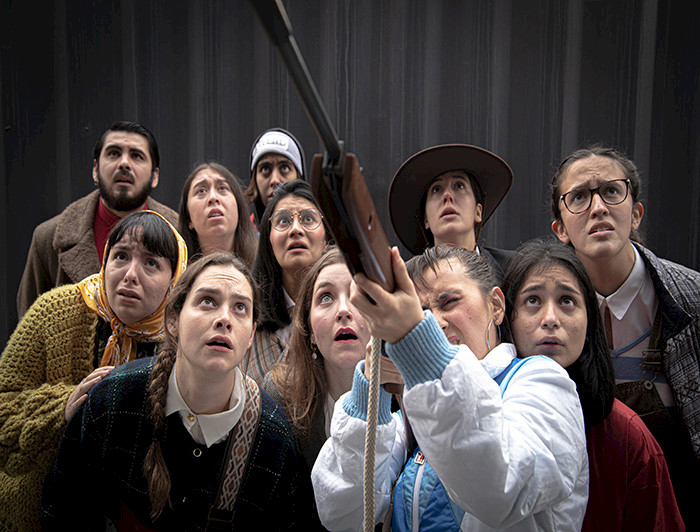 imagen correspondiente a la noticia: "Estudiantes de la Escuela de Teatro se toman el Teatro UC"