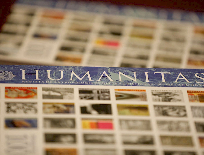 Número 100 de Humanitas. Foto César Cortés