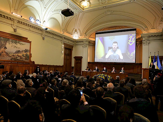 President Zelenskyy Videoconferences at UC Chile.
