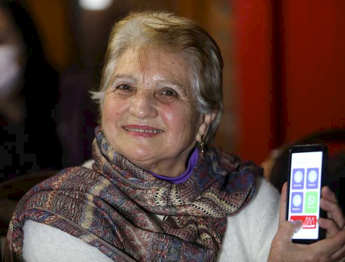 imagen correspondiente a la noticia: "Facebook lidera y Tiktok es la cuarta aplicación más usada por personas mayores"
