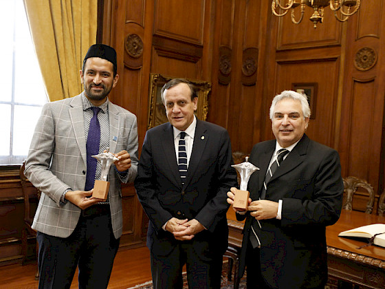 Visita fundadores de la Confraternidad Judeo Musulmana a la UC.- Foto Dirección de Comunicaciones