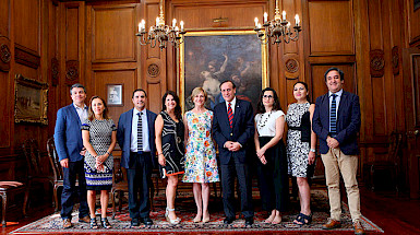 Rector Ignacio Sánchez, la alcaldesa, Evelyn Matthei y equipo