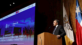 El profesor y director del Centro de Energía UC Álvaro Videla