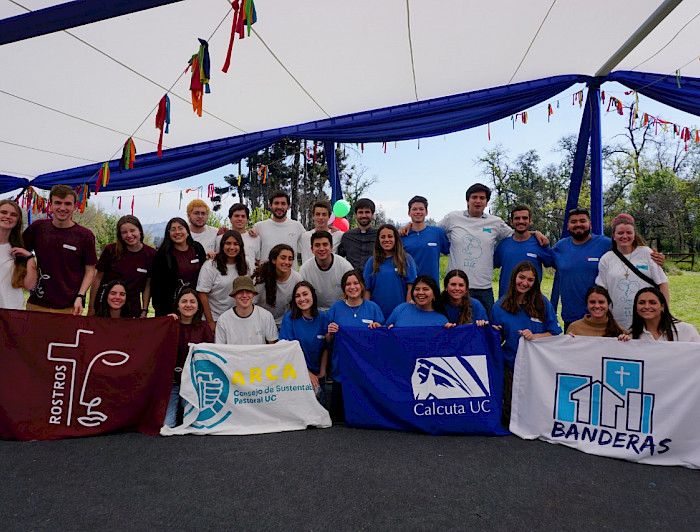 imagen correspondiente a la noticia: "Jóvenes universitarios se reúnen en torno al servicio de la Iglesia y el país"