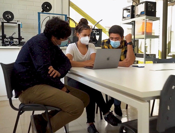 imagen correspondiente a la noticia: "UC impulsa la creatividad e innovación de estudiantes con Red de Laboratorios de Fabricación"