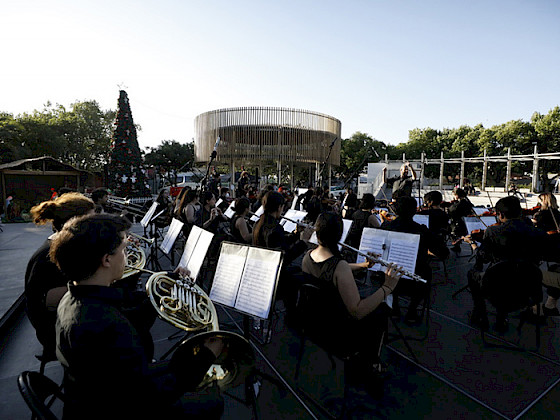Orquesta Interfacultades UC, concierto en la Plaza de Colina.- Foto Dirección de Comunicaciones