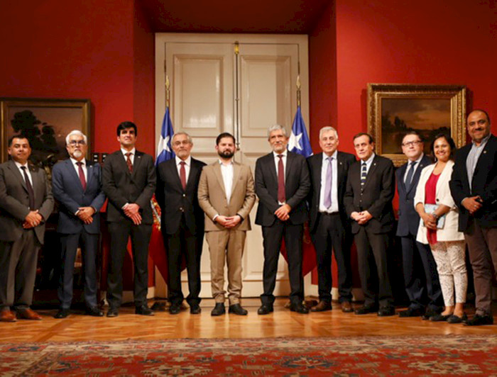Rectores G9 con el presidente Boric, el ministro de educación y la subsecretaria en La Moneda. Foto César Cortés.