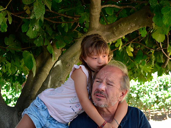 Un padre y su hija con síndrome de down