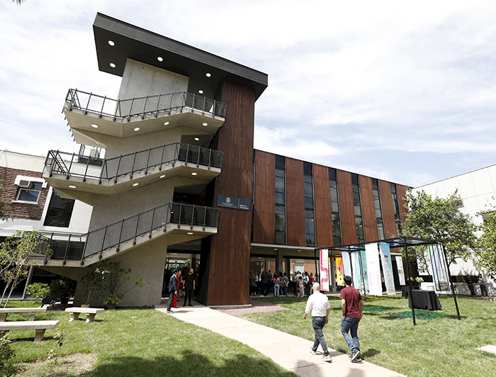 imagen correspondiente a la noticia: "Se inaugura edificio de investigación en la Facultad de Química y de Farmacia"