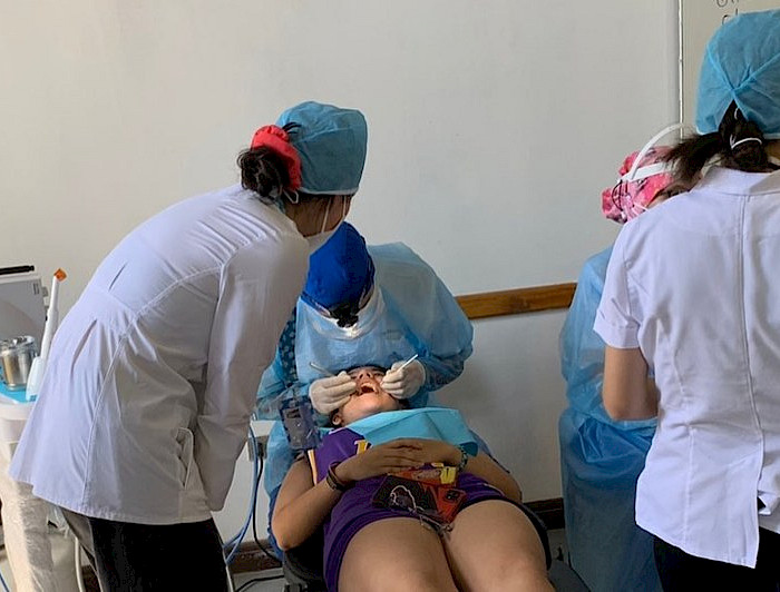 imagen correspondiente a la noticia: "Estudiantes de Odontología UC atienden a más de 100 personas de Guacarhue"