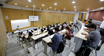 Estudiantes Universitarios en sala de clases
