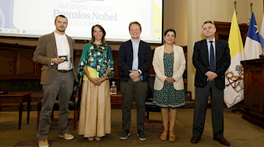 Conversatorio con dos Premios Nobel.- Foto Derecho UC
