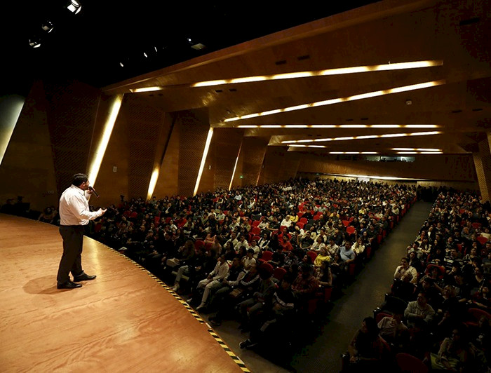 imagen correspondiente a la noticia: "Masiva asistencia en el inicio del Taller de Razonamiento Matemático de la Facultad de Matemáticas"
