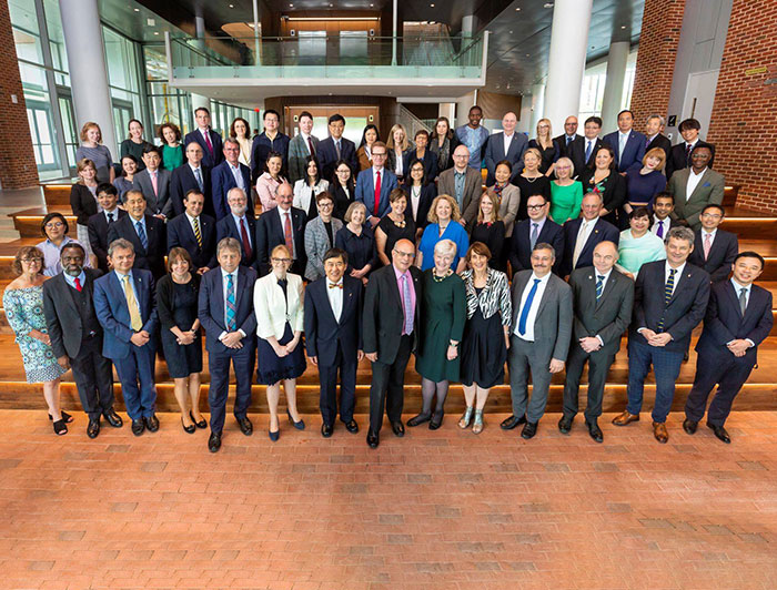 Grupo de rectores y representantes de universidades pertenecientes a la red U21.