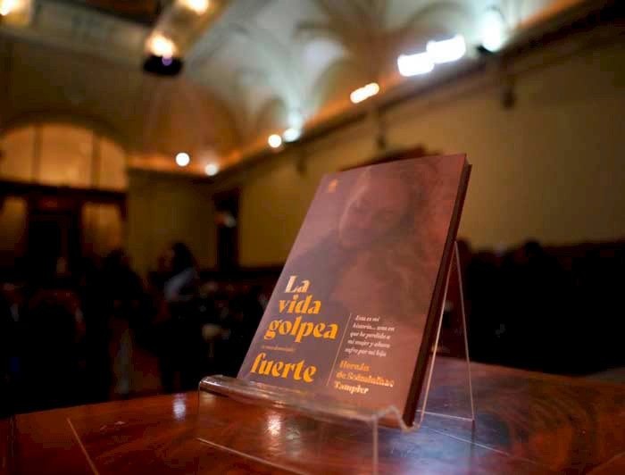 imagen correspondiente a la noticia: "Hernán de Solminihac presenta nuevo libro autobiográfico de Ediciones UC con "La vida golpea""