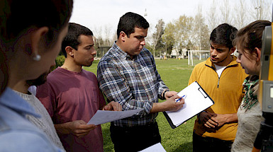 Alumnos en terreno.- Foto Dirección de Comunicaciones