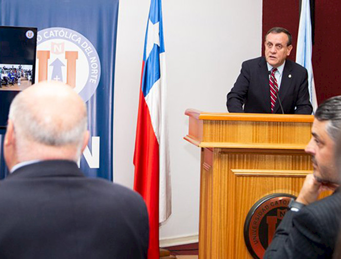 Rector Ignacio Sánchez  en UCN.- Foto Comunicaciones UCN