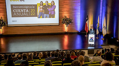 Rector Ignacio Sánchez en la Cuenta Anual 2022 del Duoc UC. Foto Duoc UC