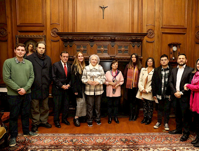Frontis Casa Central UC.- Foto César Cortés