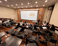 Estudiantes en clases de chino