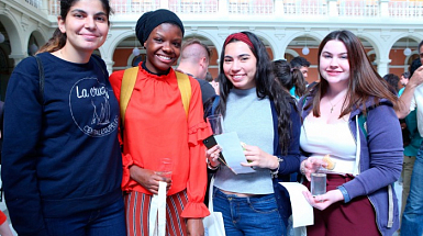 Mujeres en el Centro de Extensión en la celebración del Día Internacional de la Mujer