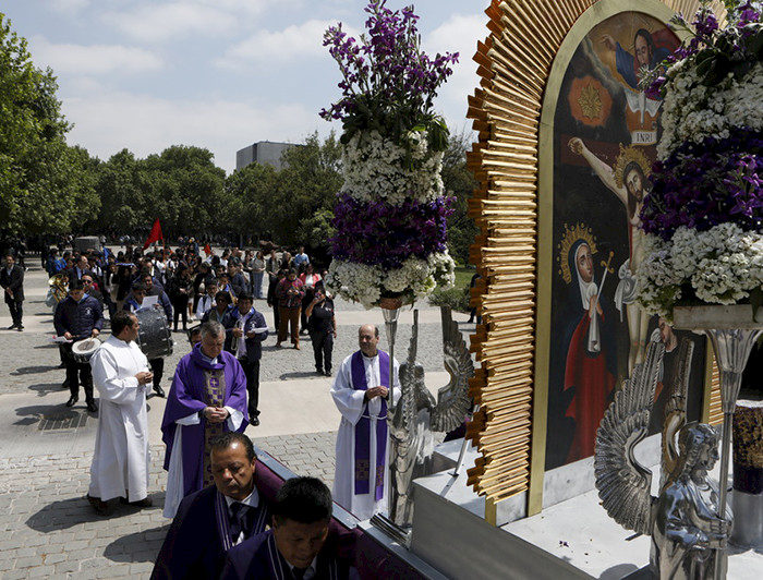 Procesión en honor al Señor de los Milagros, celebración originaria de Perú. Foto Dirección de Comunicaciones