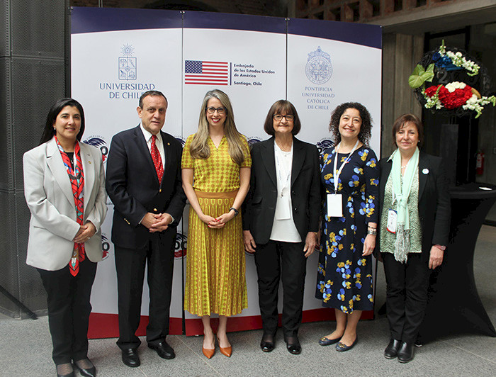 imagen correspondiente a la noticia: "Académicos y autoridades se reúnen para abordar reto en torno a colaboración y desarrollo sostenible"