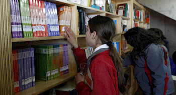 Niños en la Biblioteca del ECIM.- Foto Dirección de Comunicaciones