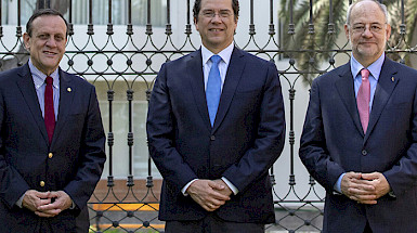 Rectores Ignacio Sánchez  de la UC, Carlos Garatea de la PUCP y Luis Fernando Múnera de la PUJ