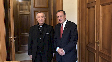 El rector reunido con el Cardenal Luis Ladaria sj, Prefecto de la Congregación para la Doctrina de la Fe