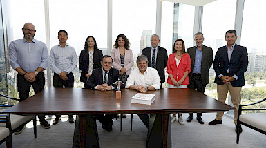 Firma de convenio entre Ingeniería UC y Banco Itaú.- Foto César Cortés