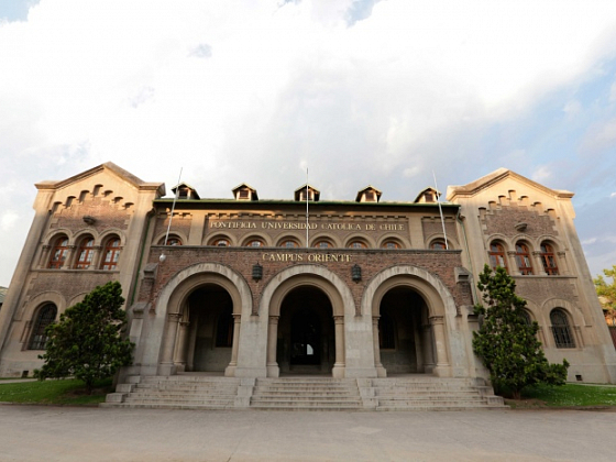 Frontis Campus Oriente UC