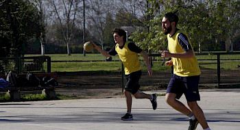 Estudiantes, realizando deporte en la UC