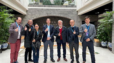 El grupo de investigadores durante su viaje a China.  Foto IMII