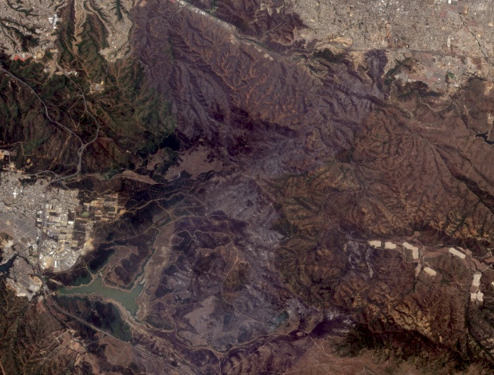 Imagen satelital que mmuestra en rojo áreas afectadas por los incendios en la Quinta región