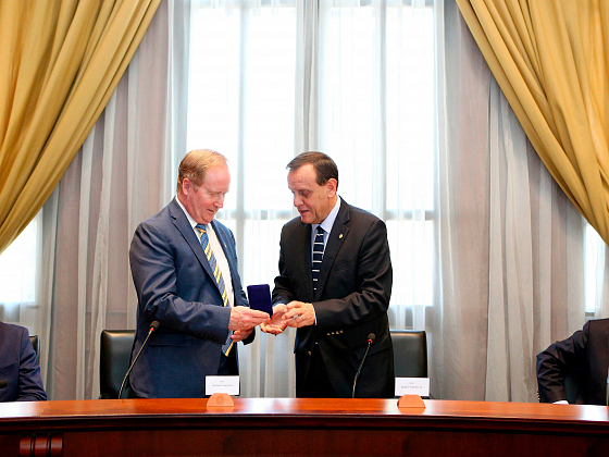 Acuerdo entre UC Davis y la Universidad Católica incluye también el intercambio de académicos y estudiantes.