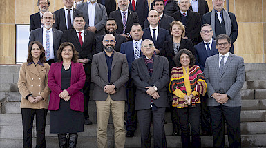 Fotografía grupal rectores asistentes a la reunión del 25 de abril 2024. Fotos: Comunicaciones UMAG y Comunicaciones CRUCH