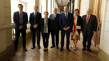 Autoridades y científicos UC y de Grecia.- Foto César Cortés.