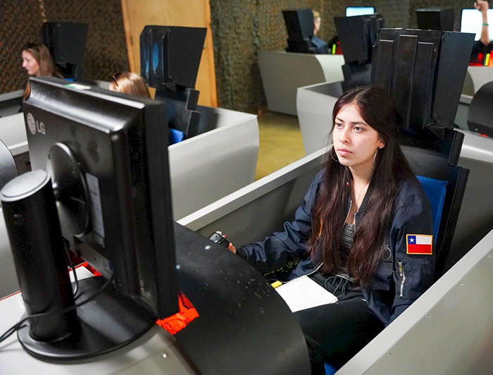 Estudiante de UC Chile quiere convertirse en la primera mujer astronauta chilena