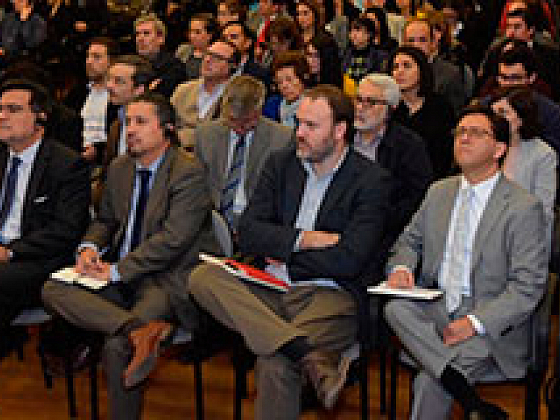 Participación de académicos, autoridades de Gobierno y miembros de la sociedad civil, además de fundaciones vinculadas a ciudadanía y democracia.