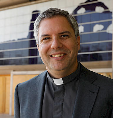 Foto de Pbro. Osvaldo Fernández de Castro