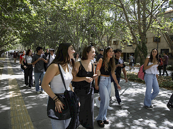 Estudiantes en Campus San Joaquín. Foto Dirección de Comunicaciones