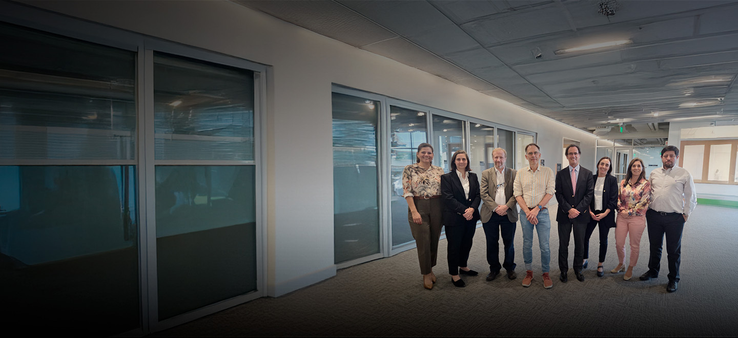 Delegación UC junto a premio Nobeld e Economía 2021 Guido Imbens.
