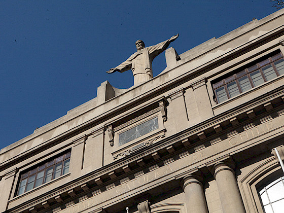 Fachada Casa Central UC