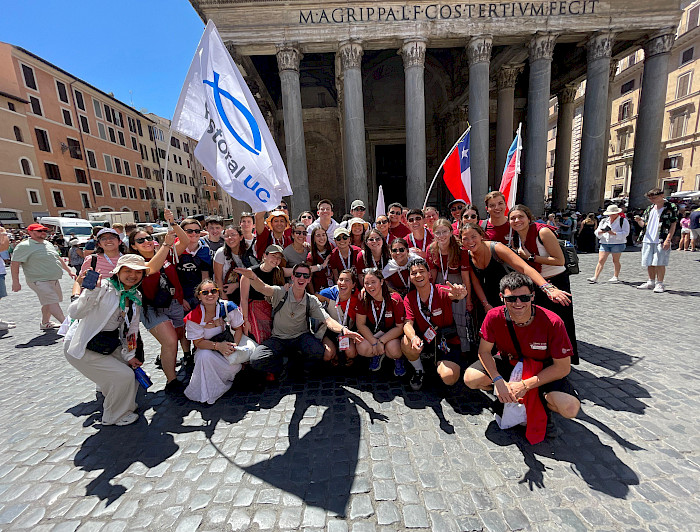 imagen correspondiente a la noticia: "Estudiantes participan en el Jubileo de la Esperanza en el Vaticano"