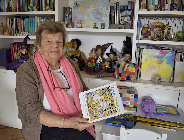 imagen correspondiente a la noticia: "Cecilia Beuchat: “Me alegra que mi biblioteca personal ahora sea parte de Biblioteca Escolar Futuro""