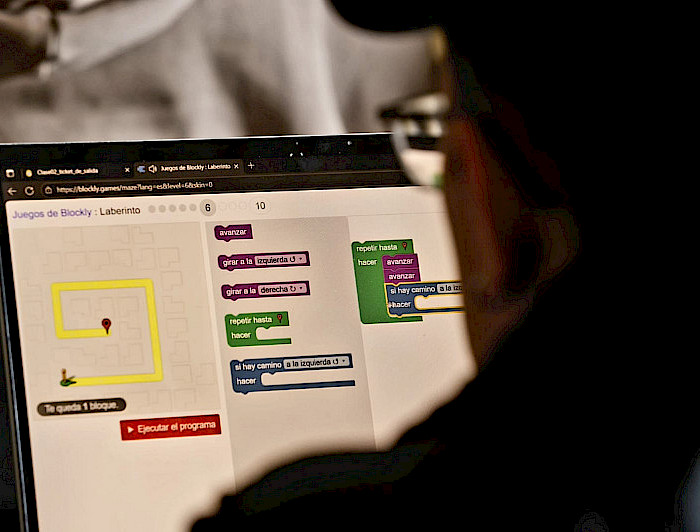 imagen correspondiente a la noticia: "Regulación versus innovación: ¿Está en riesgo el desarrollo de la IA en Chile?"