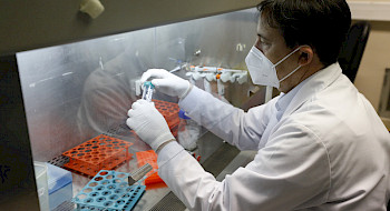 Laboratorio Alexis Kalergis.- Créditos: Dirección de Medios y Publicaciones