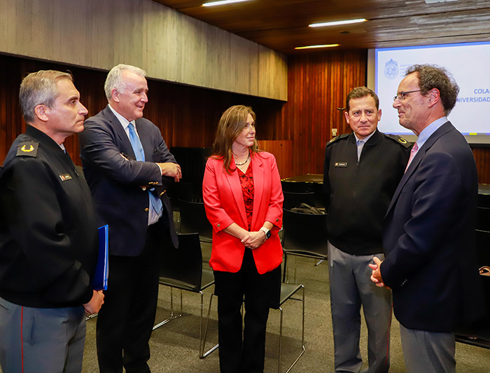 Visita del Comandante en Jefe del Ejército de Chile al Centro de Innovación UC