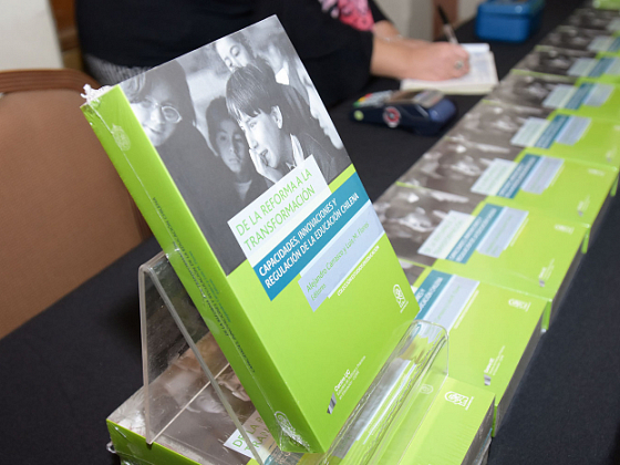 Nuevo libro de la Colección Estudios en Educación UC "De la Reforma a la Transformación. Capacidad, innovaciones y regulación de la educación chilena".